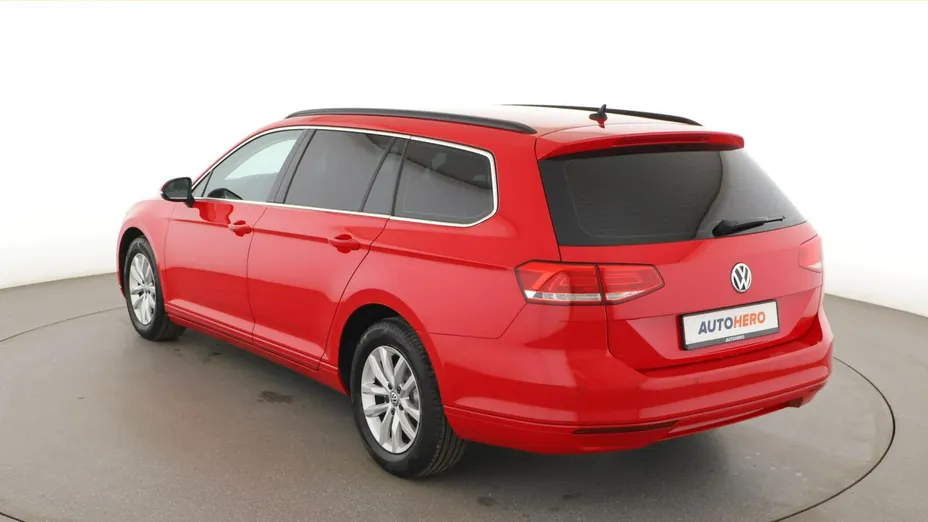 VOLKSWAGEN Passat -