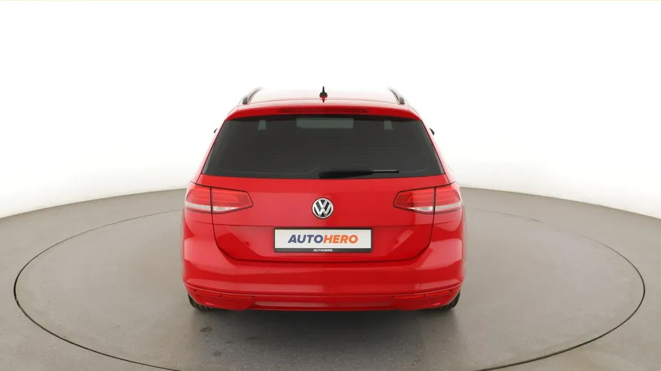VOLKSWAGEN Passat -