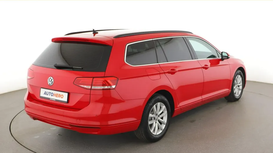 VOLKSWAGEN Passat -