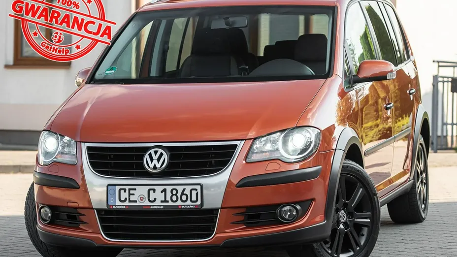 VOLKSWAGEN Touran -