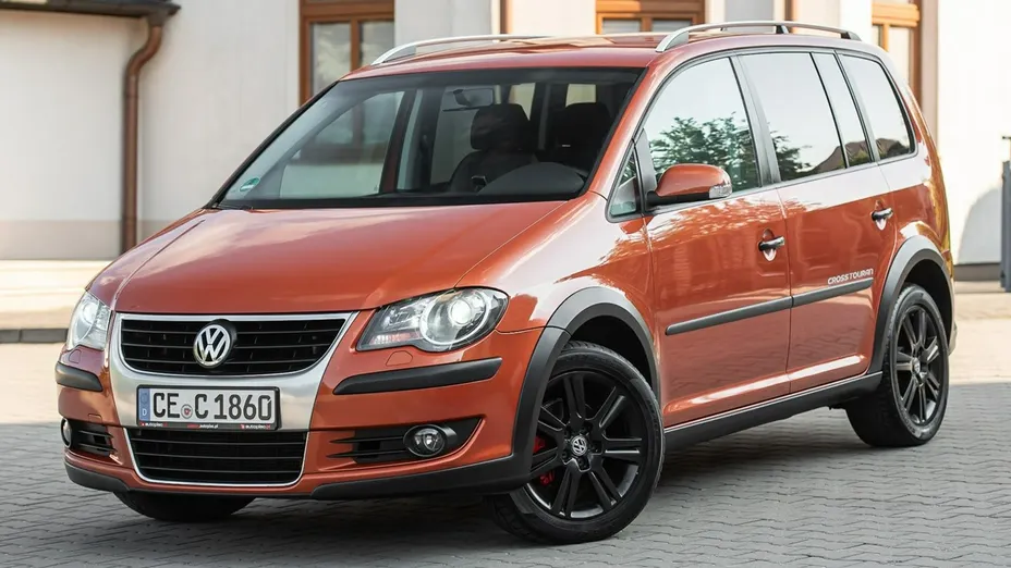 VOLKSWAGEN Touran -