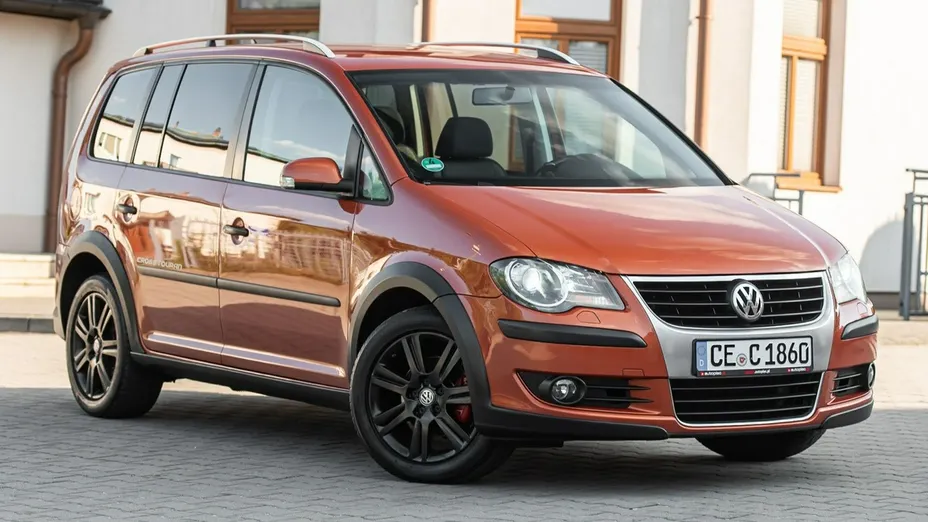 VOLKSWAGEN Touran -
