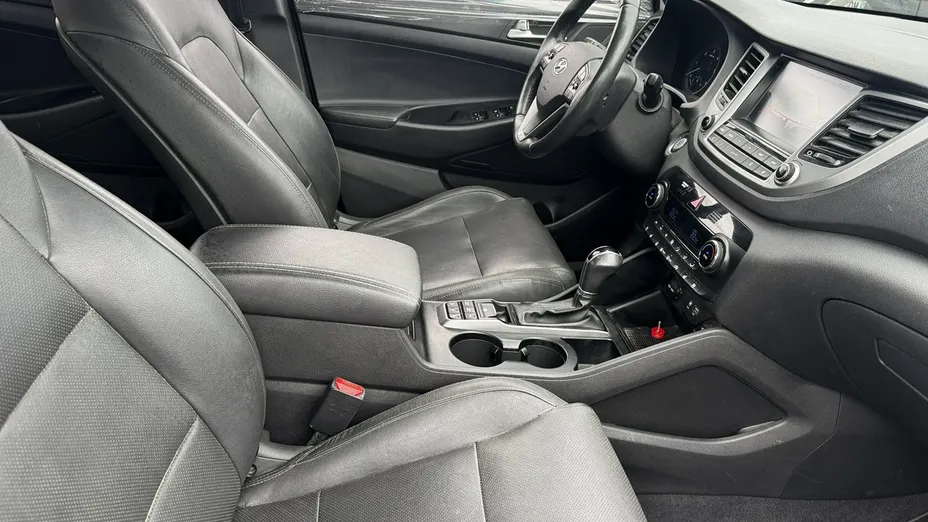 HYUNDAI Tucson -