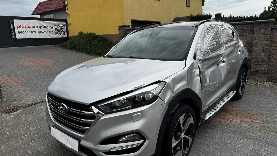 HYUNDAI Tucson -