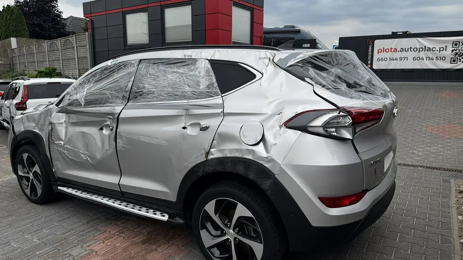 HYUNDAI Tucson -
