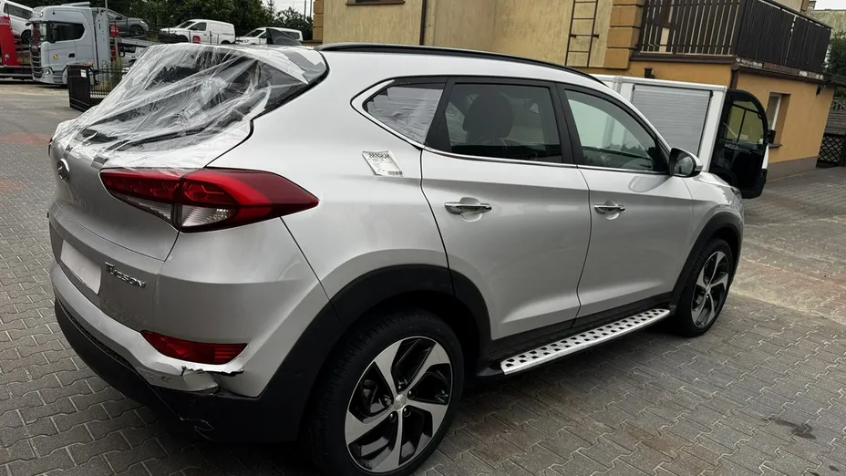 HYUNDAI Tucson -