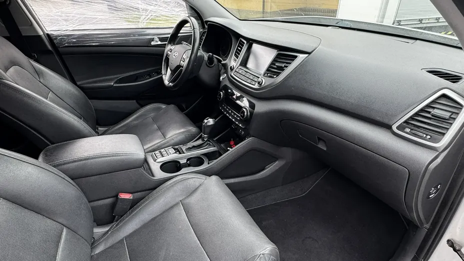 HYUNDAI Tucson -