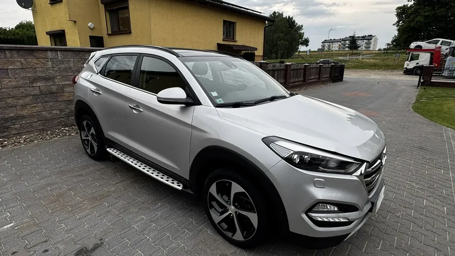 HYUNDAI Tucson -