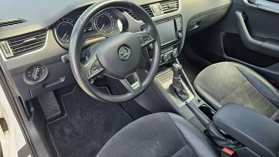 SKODA Octavia -