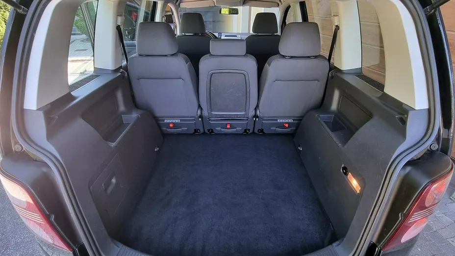 VOLKSWAGEN Touran -
