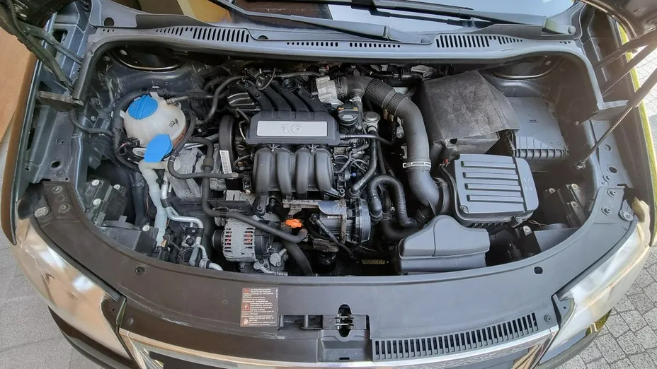 VOLKSWAGEN Touran -