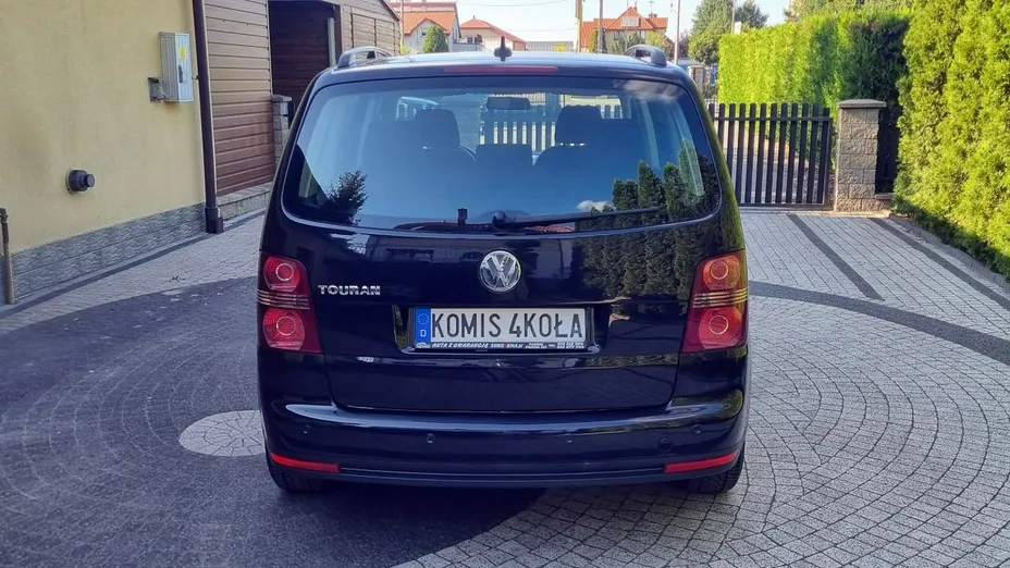 VOLKSWAGEN Touran -