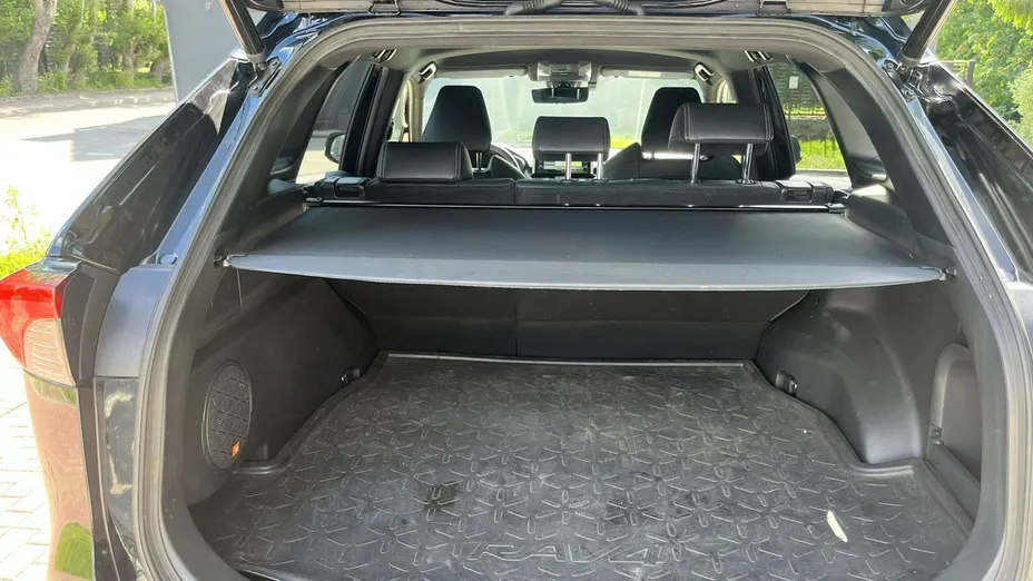TOYOTA RAV4 -