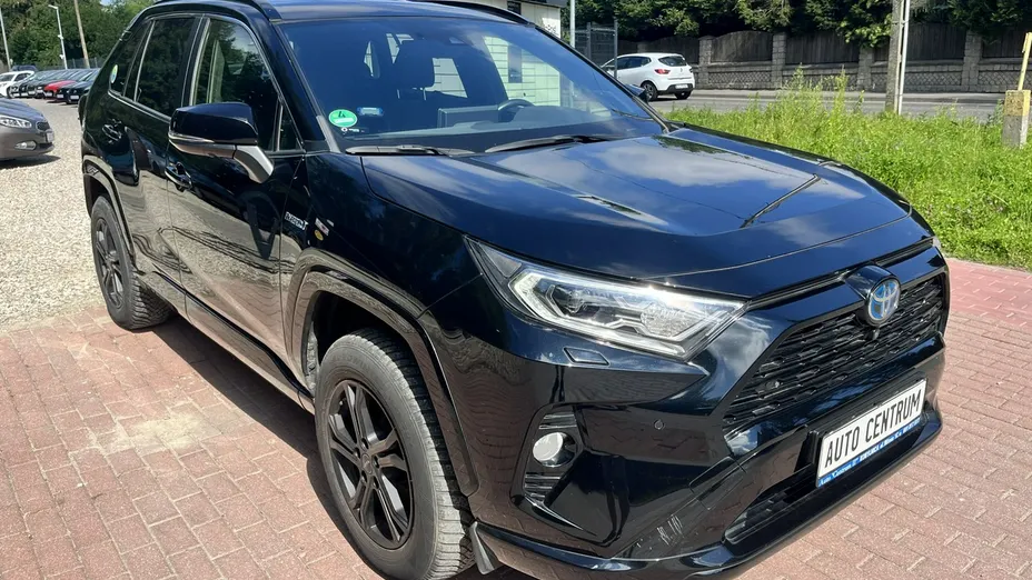 TOYOTA RAV4 -