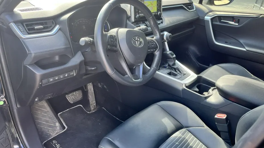 TOYOTA RAV4 -