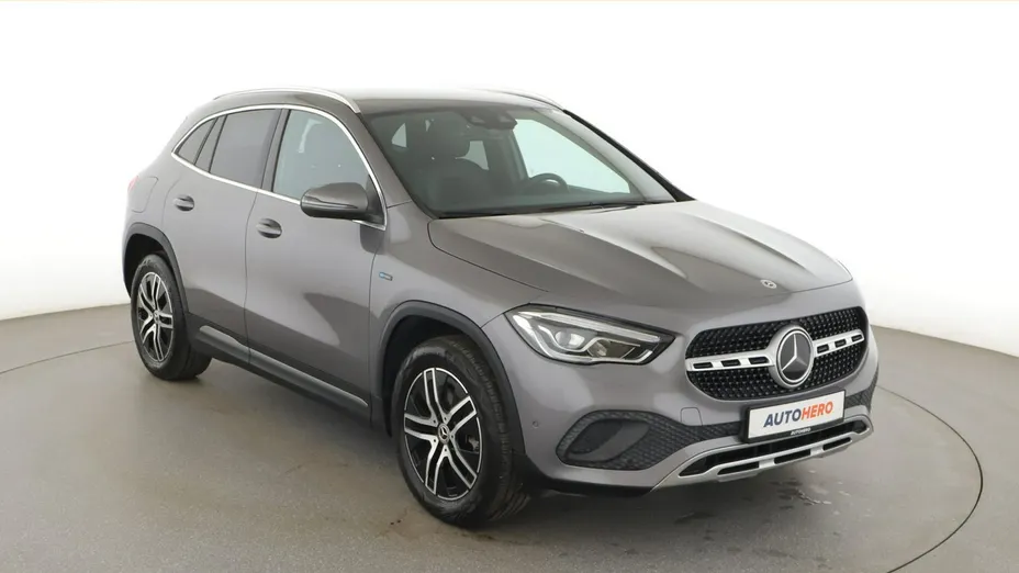 MERCEDES-BENZ GLA -