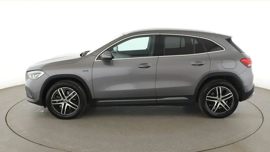MERCEDES-BENZ GLA -