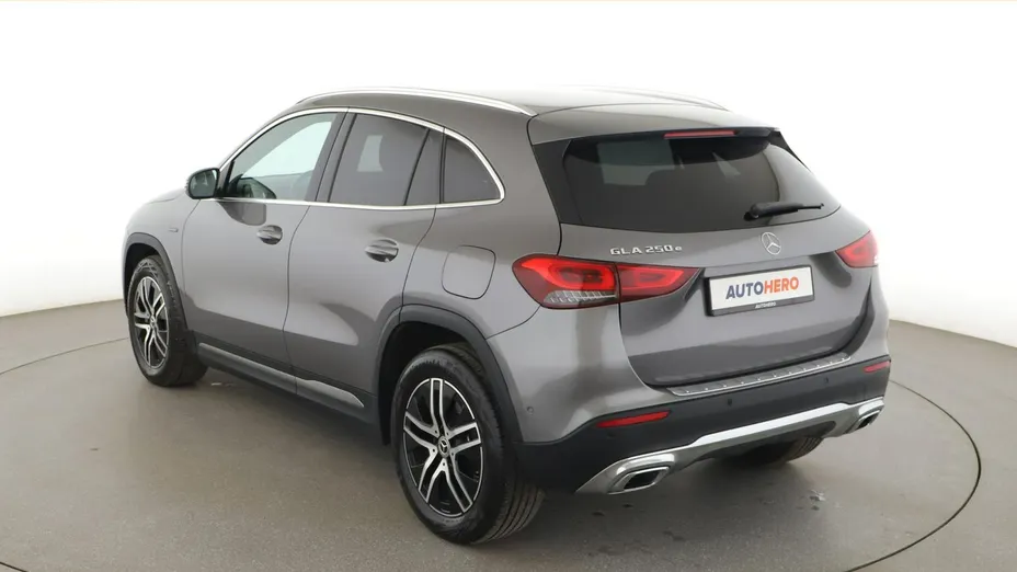 MERCEDES-BENZ GLA -