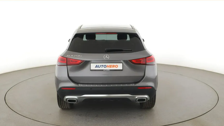 MERCEDES-BENZ GLA -