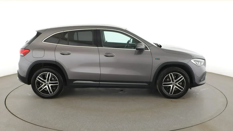 MERCEDES-BENZ GLA -