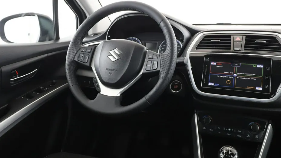 SUZUKI S-Cross -
