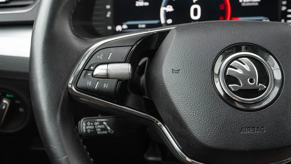 SKODA Superb -