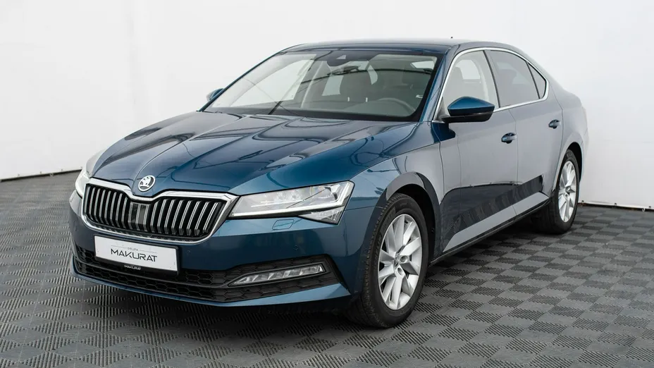 SKODA Superb -