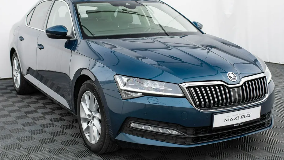 SKODA Superb -