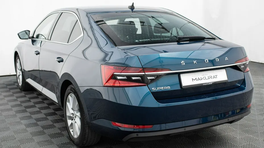 SKODA Superb -
