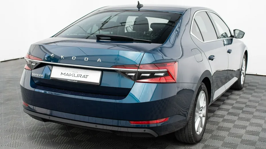 SKODA Superb -
