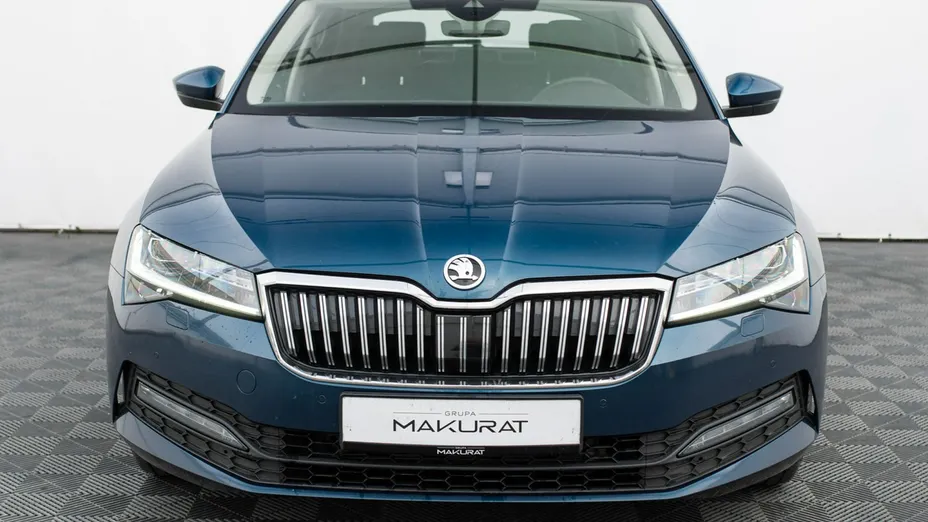 SKODA Superb -