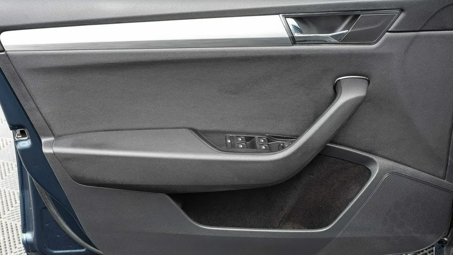 SKODA Superb -