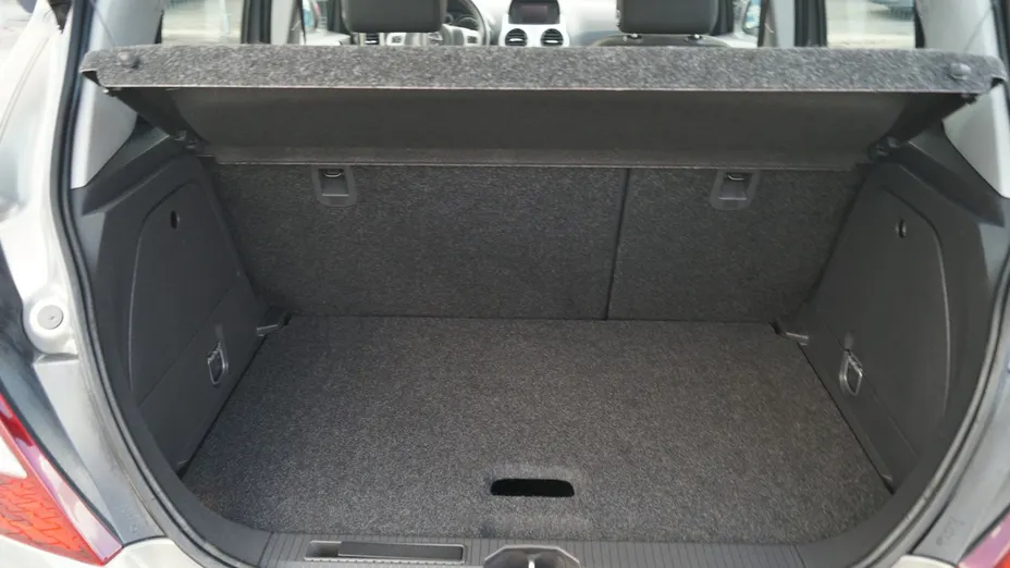 OPEL Corsa -