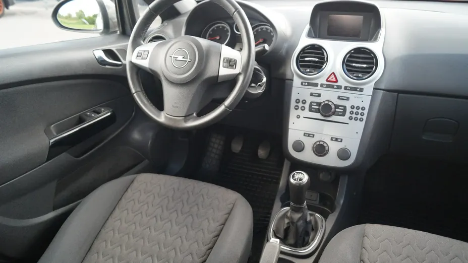 OPEL Corsa -