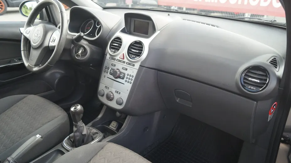 OPEL Corsa -