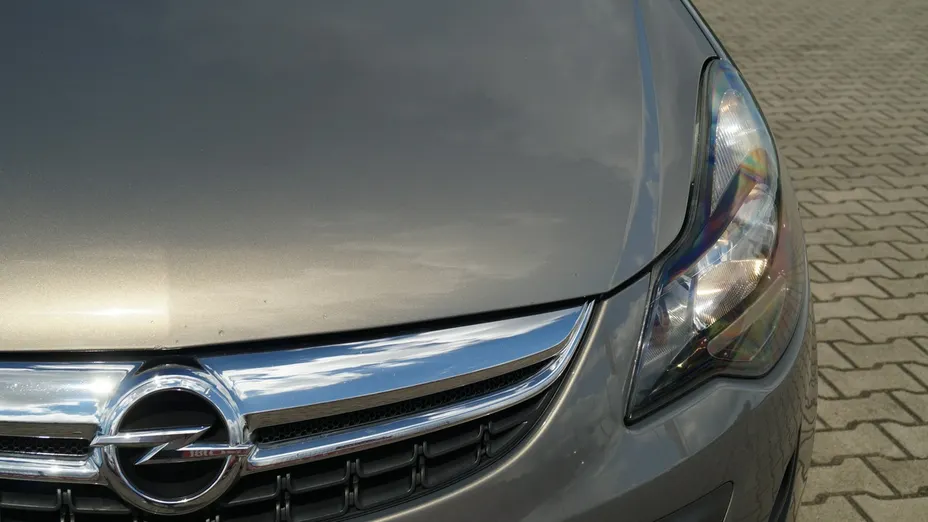 OPEL Corsa -