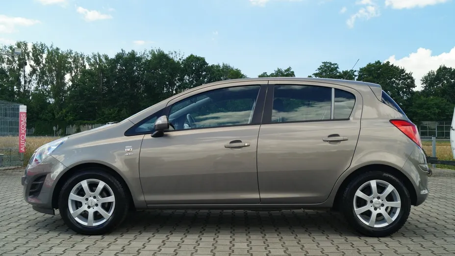 OPEL Corsa -
