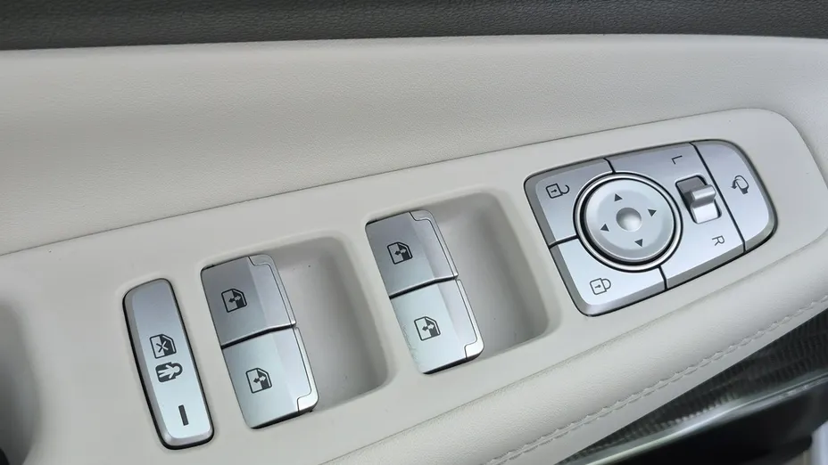 HYUNDAI Santa Fe -