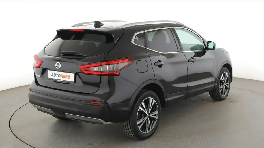NISSAN Qashqai -