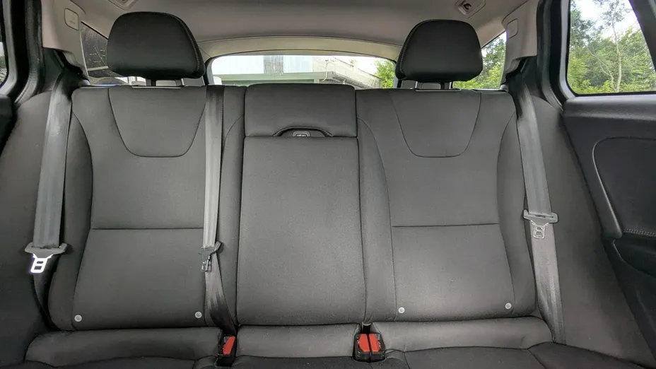 VOLVO V60 -
