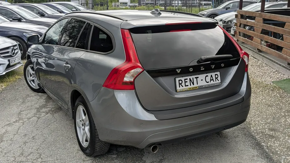 VOLVO V60 -