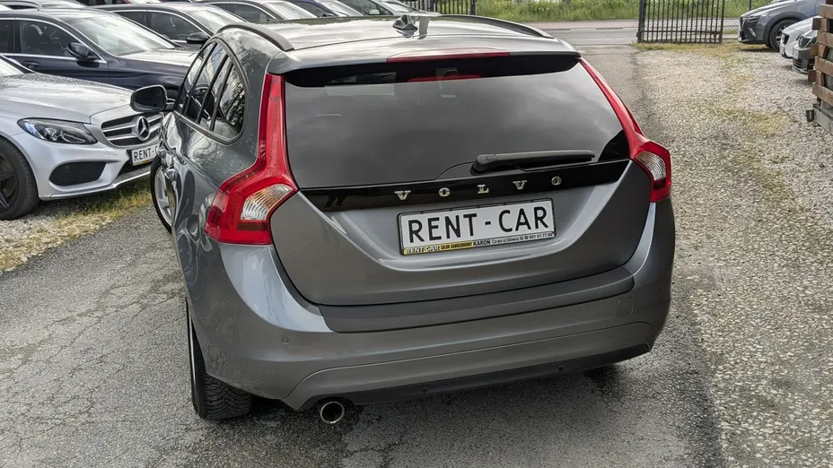 VOLVO V60 -