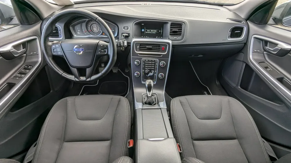 VOLVO V60 -