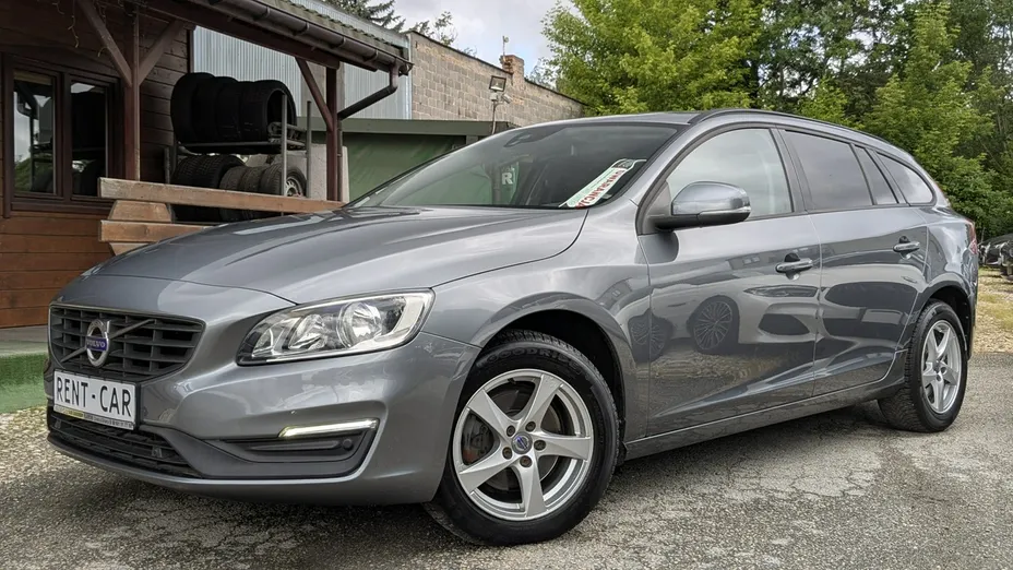 VOLVO V60 -