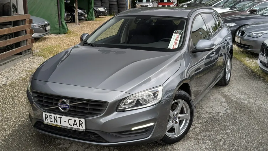 VOLVO V60 -