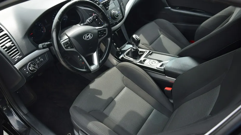 HYUNDAI i40 -