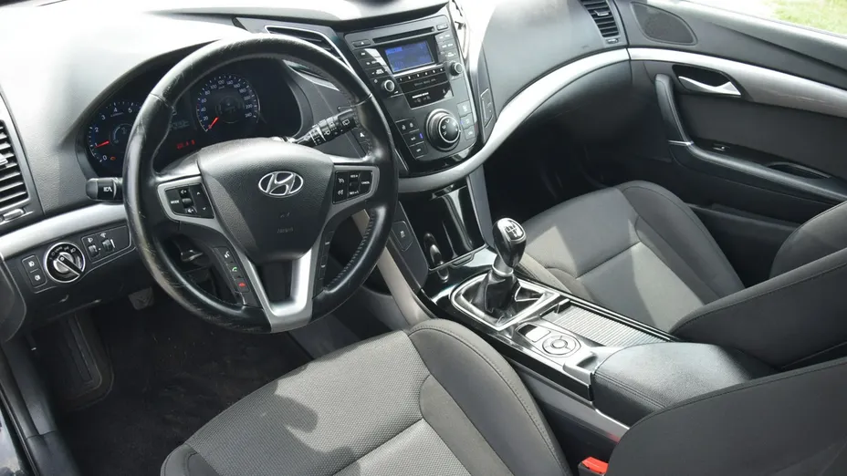 HYUNDAI i40 -