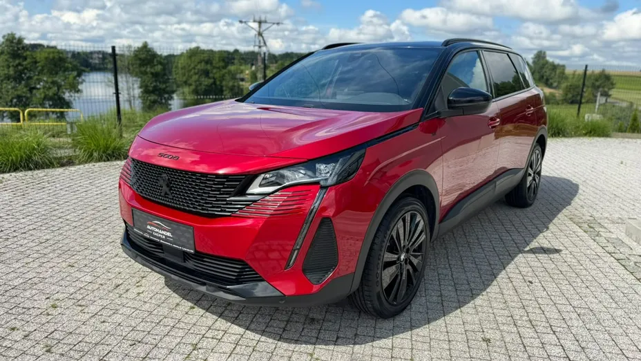PEUGEOT 5008 -