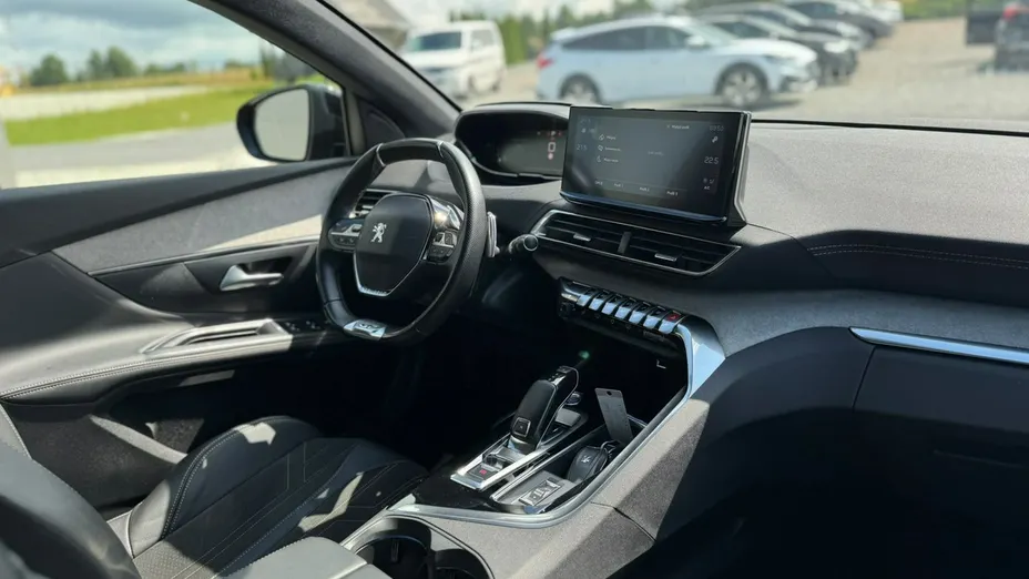 PEUGEOT 5008 -