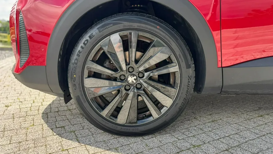 PEUGEOT 5008 -